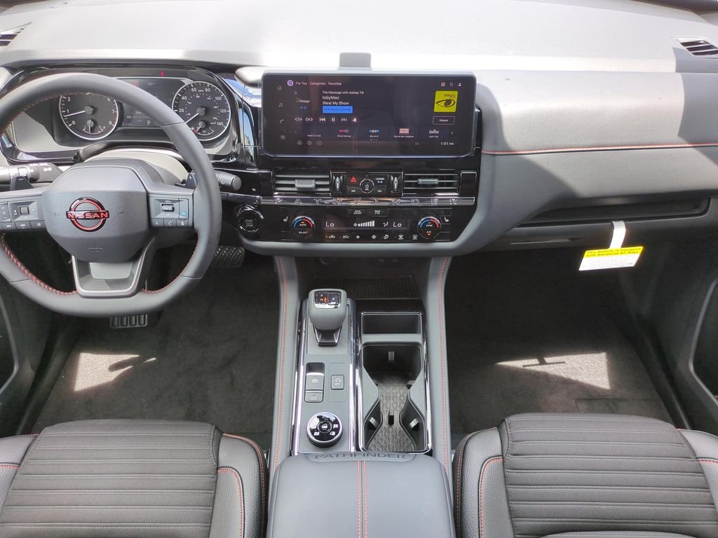 New 2026 Everest White Pearl TriCoat / Super Black Two-tone Nissan Rock Creek® image 16