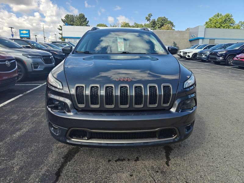 Used 2016 Gray Jeep Latitude image 2