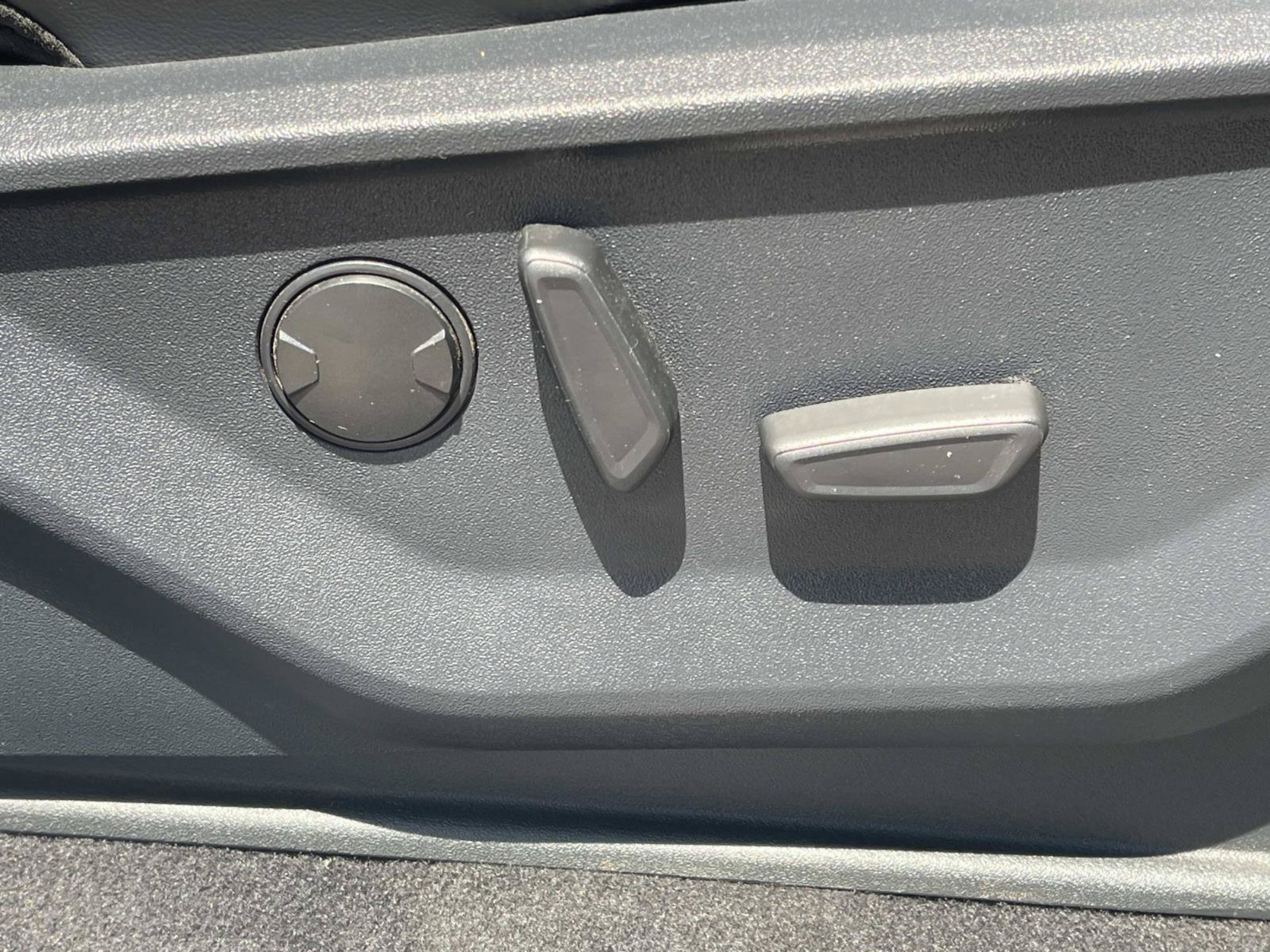 Used 2023 White Metallic Ford Tremor image 23