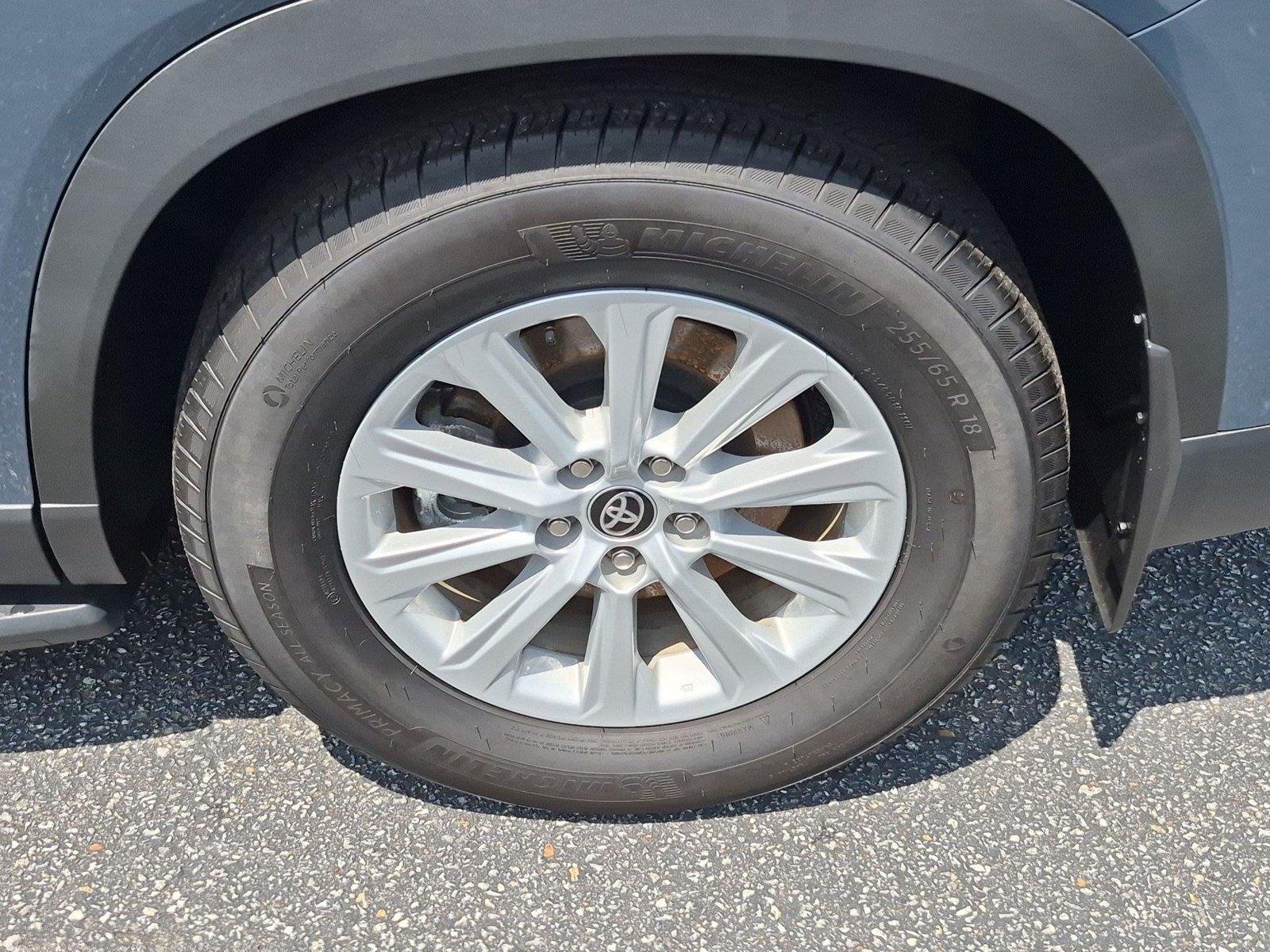 Used 2026 Storm Cloud Toyota Hybrid XLE image 11