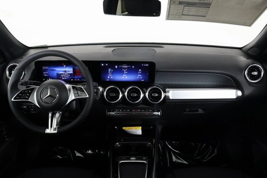 New 2026 Polar White Mercedes-Benz GLB 250 image 14