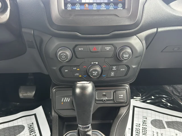 Used 2020 Gray Jeep Limited image 21