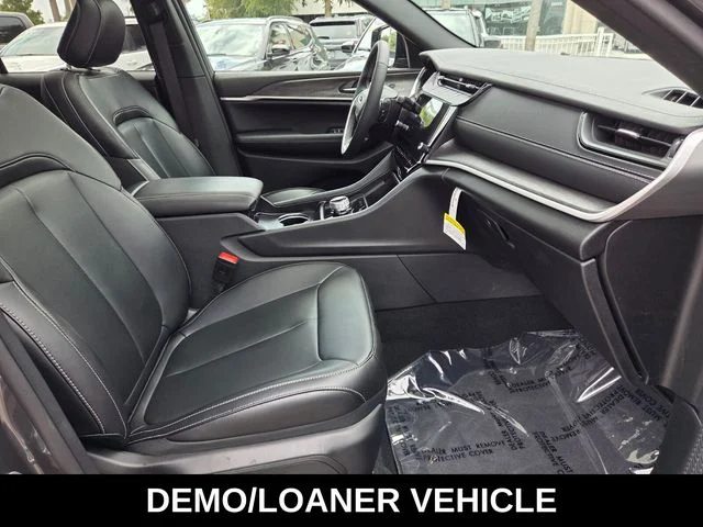 New 2026 Baltic Gray Metallic Clear-Coat Exterior Paint Jeep Limited image 14