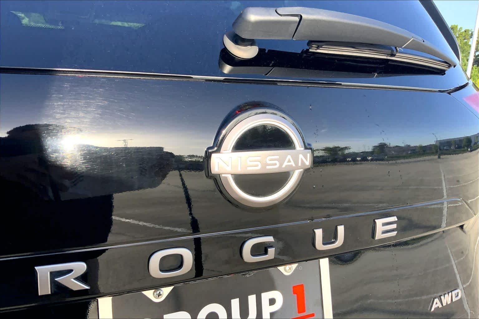 Used 2024 Super Black Nissan S image 30
