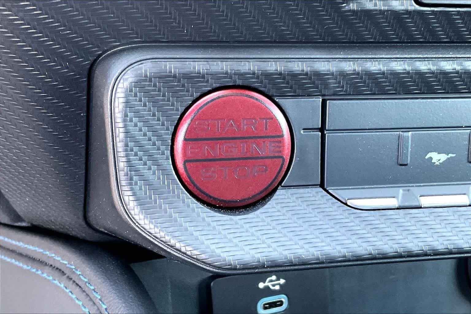 New 2026 Oxford White Ford Dark Horse® Premium image 16