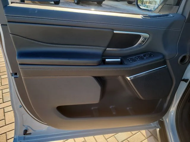 New 2027 Gray Metallic Ford Platinum image 19