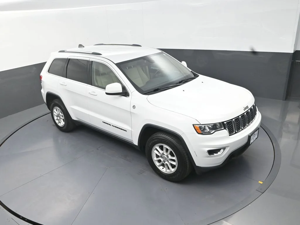 Used 2019 White Jeep Laredo E image 13