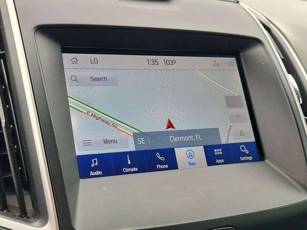 Used 2020 Magnetic Metallic Ford SEL image 26