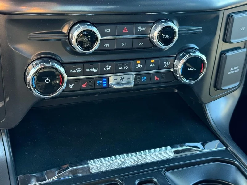 New 2026 Oxford White Ford LARIAT 4WD SuperCrew 5.5