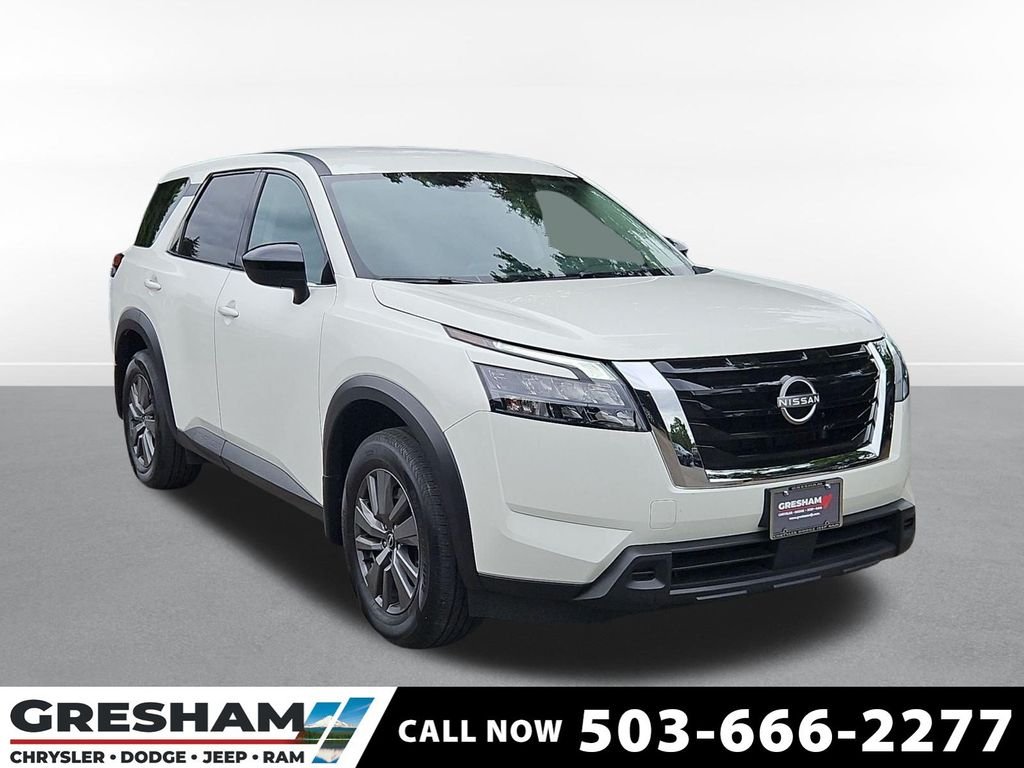 2025 Nissan Pathfinder S 4WD's photo