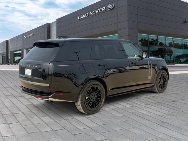 New 2026 Santorini Black Land Rover SE image 5