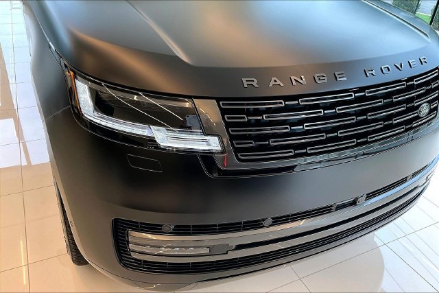 New 2027 Obsidian Black Satin Land Rover SE image 21