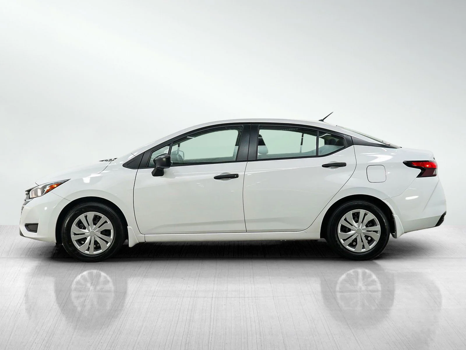 Used 2024 Nissan Versa Sedan S with VIN 3N1CN8DV6RL923007 for sale in Minneapolis, Minnesota