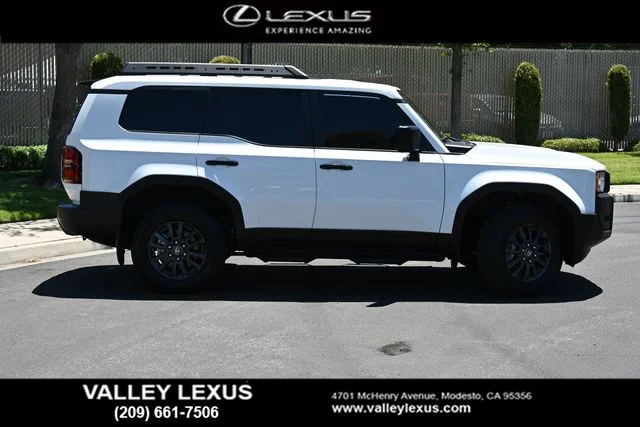 Used 2024 White Toyota 1958 image 3