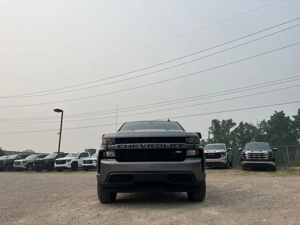 Used 2021 Steel Metallic Chevrolet Custom image 3