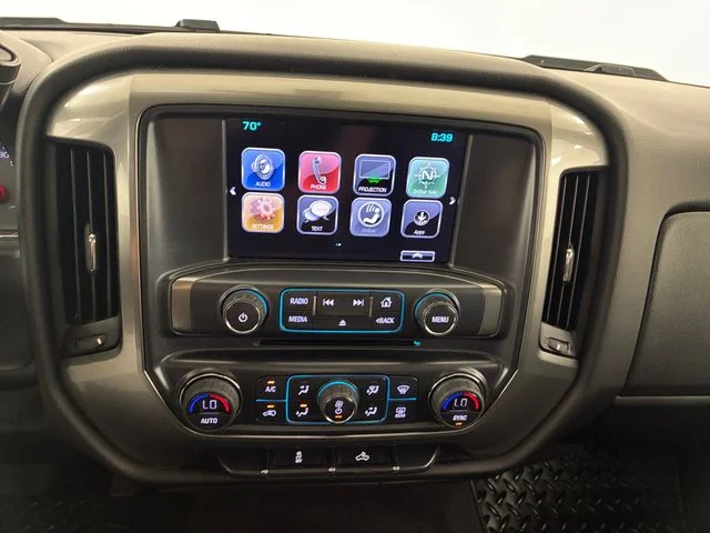 Used 2018 White Chevrolet LT image 26