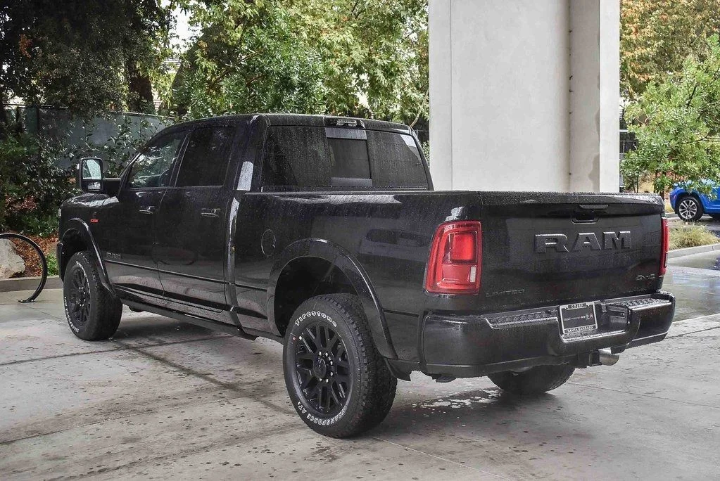 New 2026 Diamond Black Crystal Pearl-Coat Exterior Paint RAM Limited image 4