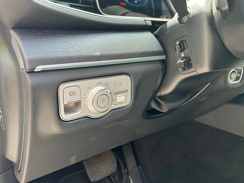 Used 2022 White Mercedes-Benz GLE 350 image 20