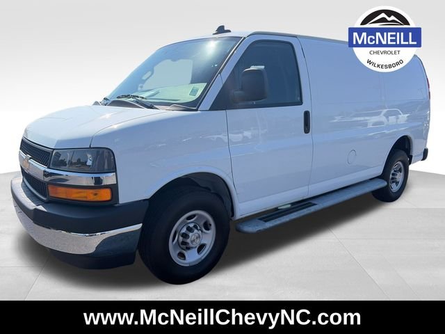 Used 2024 White Chevrolet Work Van image 3