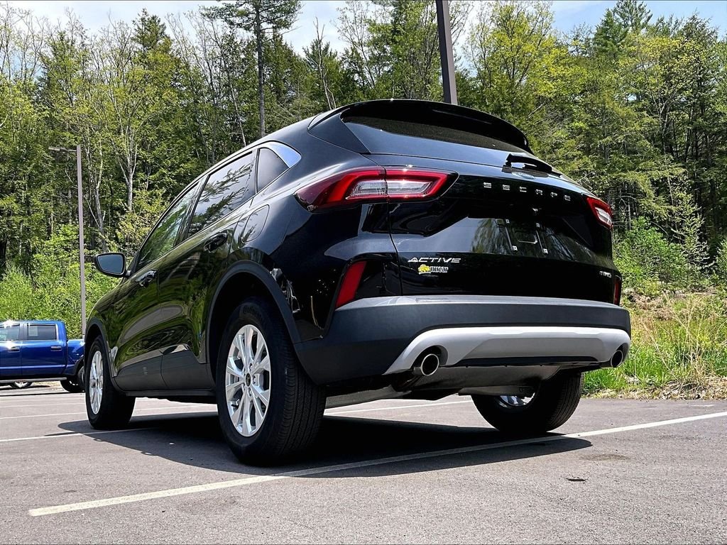 Used 2023 Black Ford Active image 6