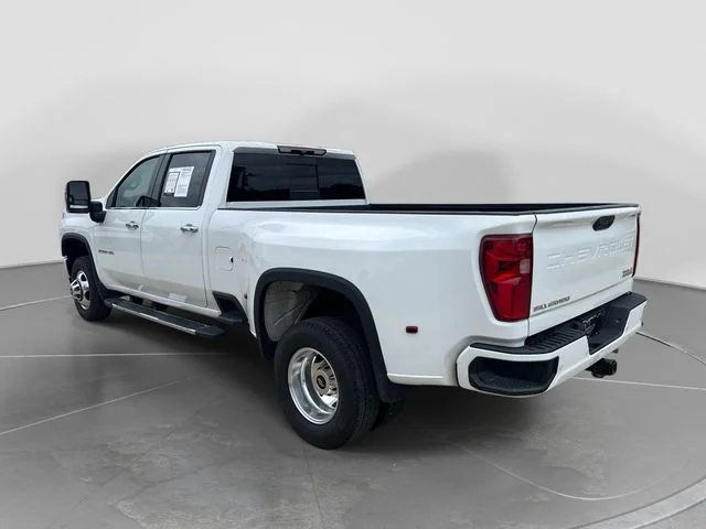 Used 2022 White Chevrolet High Country image 6