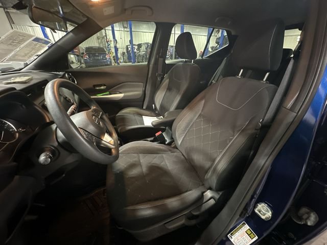Used 2019 Blue Nissan SV image 17