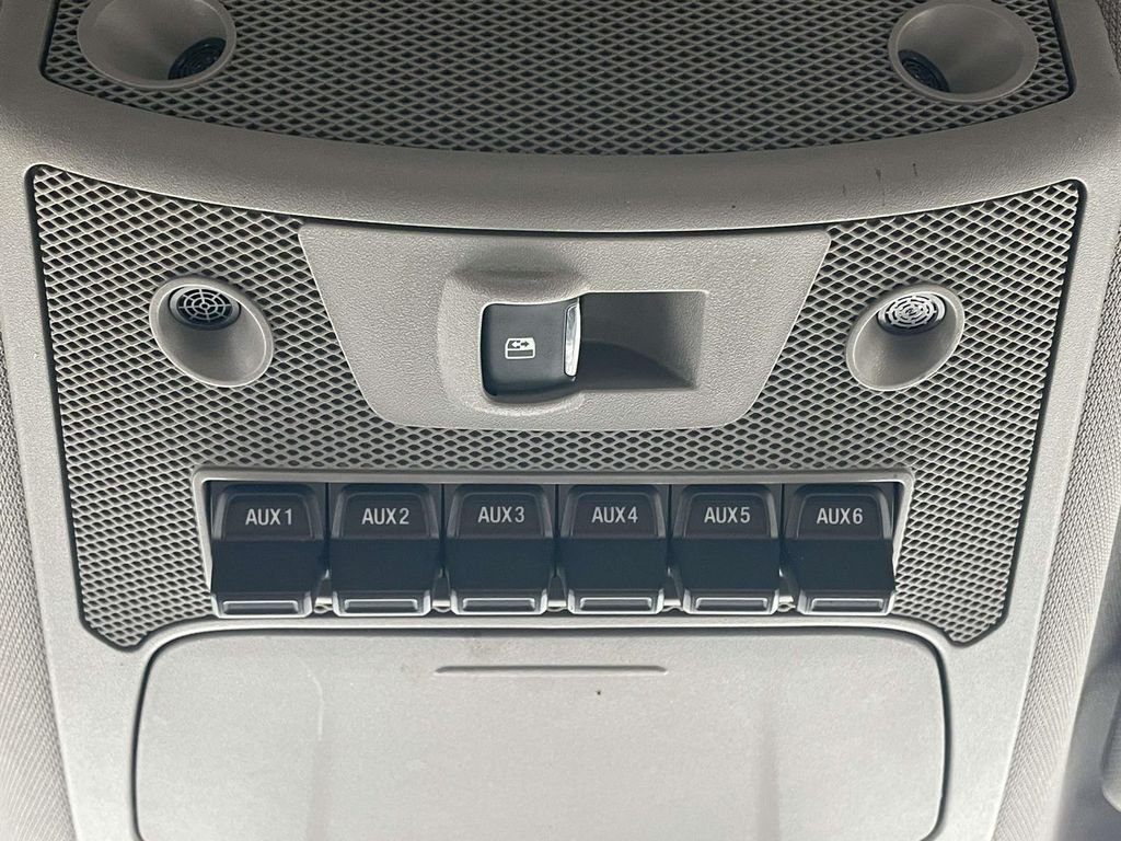 Used 2017 White Platinum Metallic Tri-Coat Ford Lariat image 25