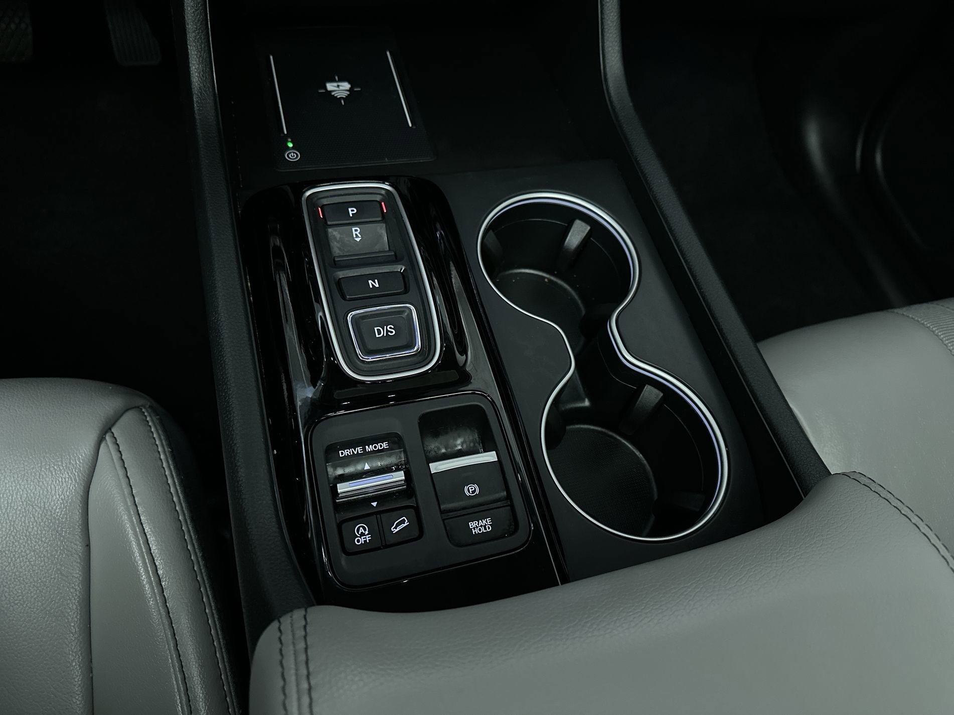 Used 2023 Platinum White Pearl Honda Touring image 22