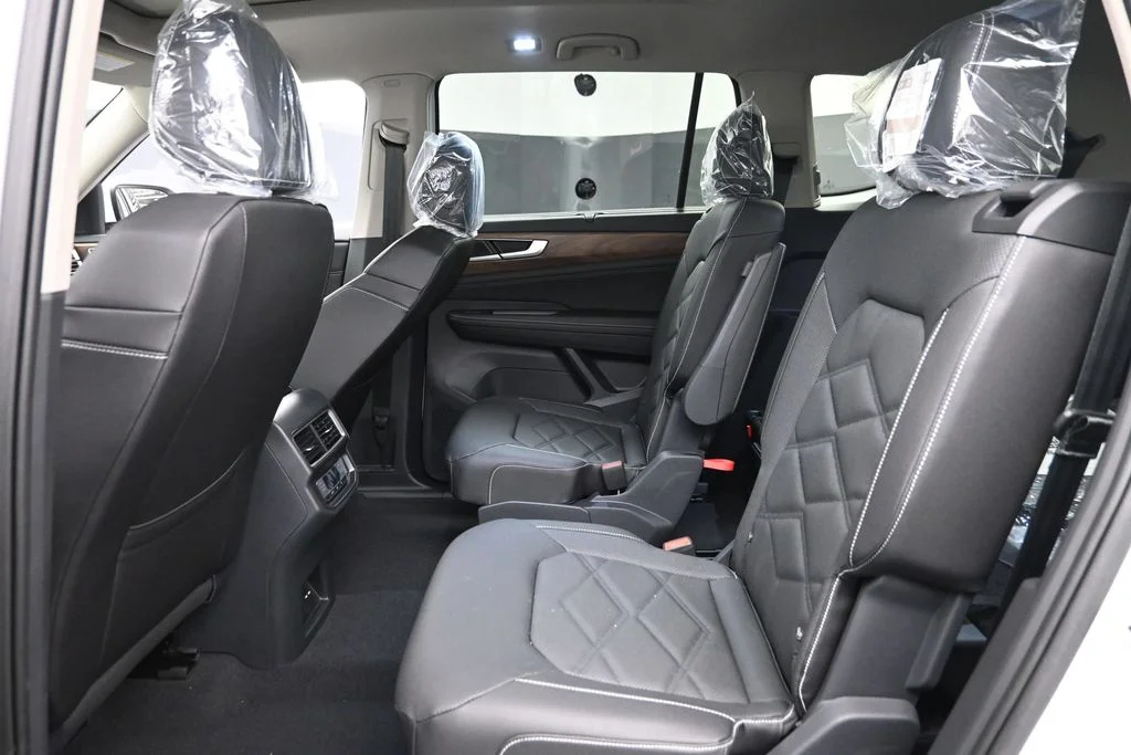 2026 Volkswagen Atlas SE w/Tech - Photo 10