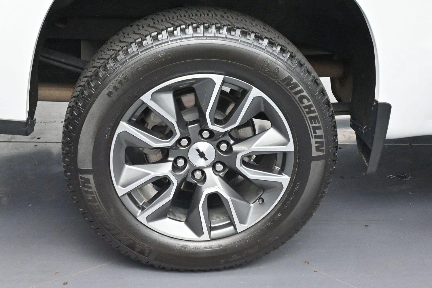 Used 2023 SUMMIT WHITE Chevrolet RST image 20