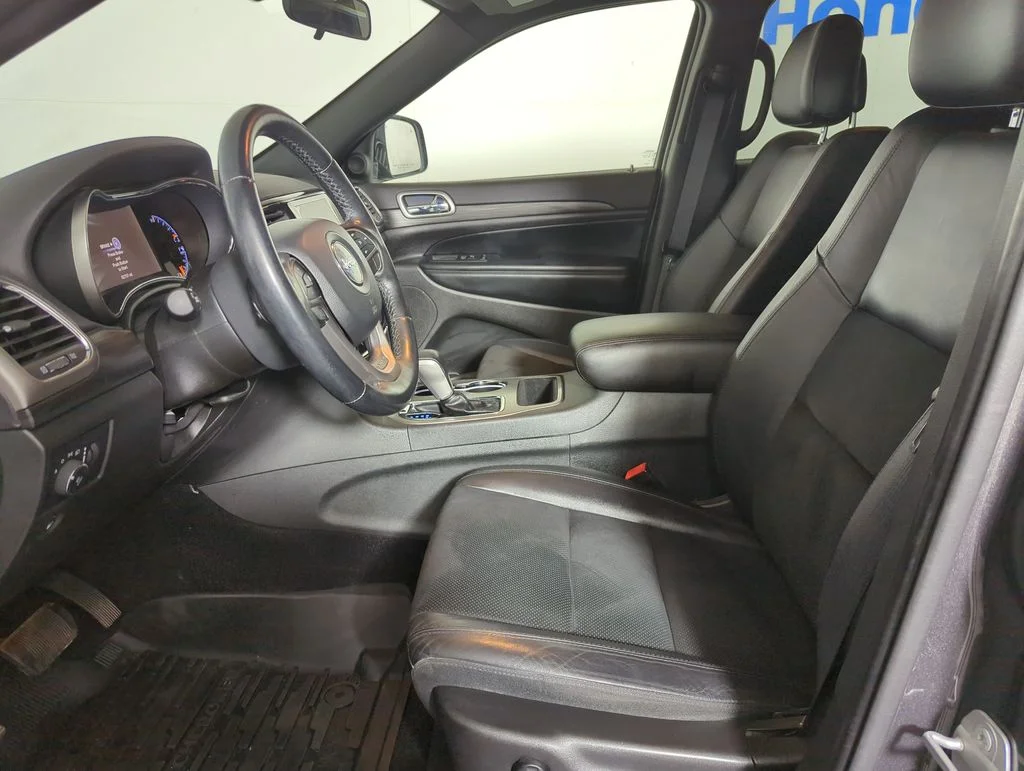 Used 2021 Crystal Metallic Jeep Laredo X image 7