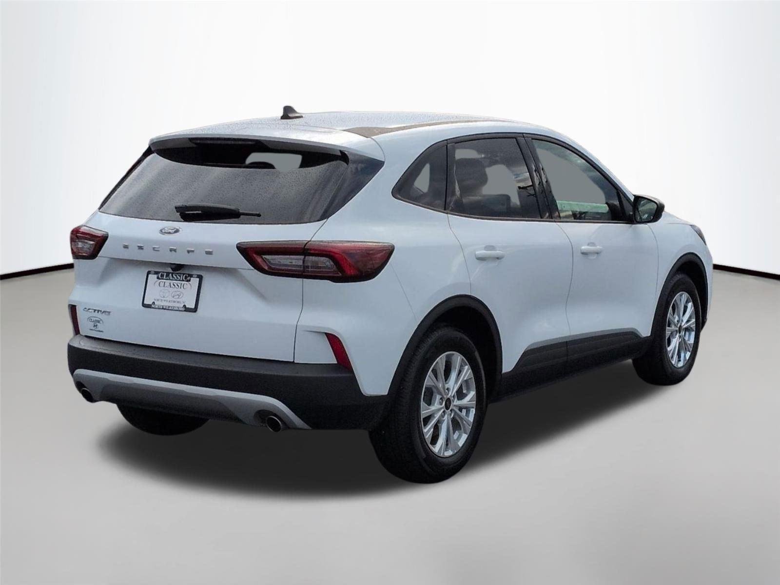 Used 2025 Oxford White Ford Active image 5