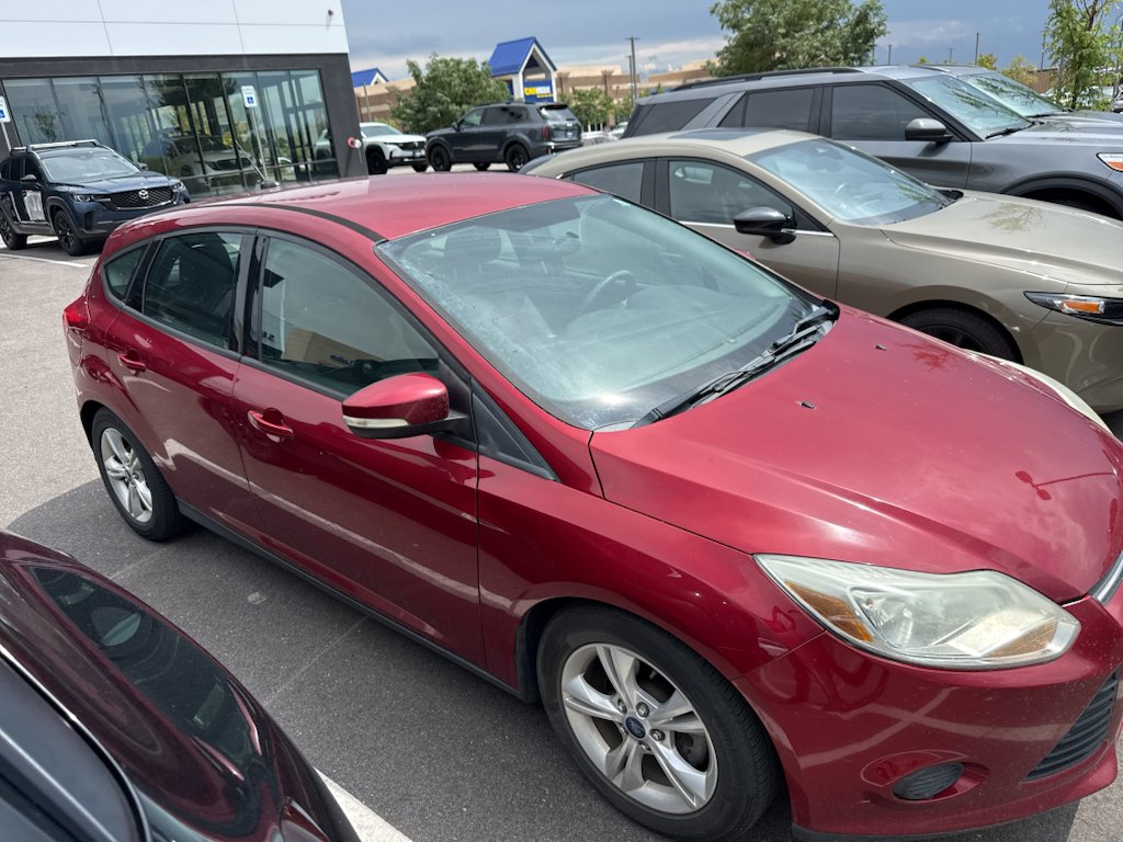Used 2014 Maroon Ford SE image 3