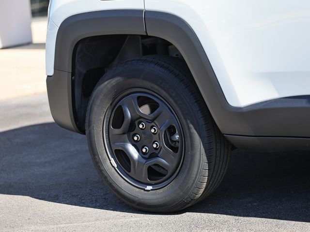 Used 2022 Alpine White Clearcoat Jeep Sport image 6