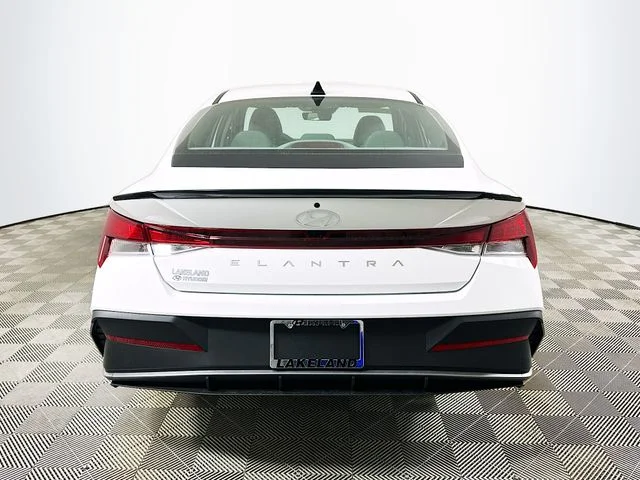 New 2026 White Hyundai SEL Sport image 4
