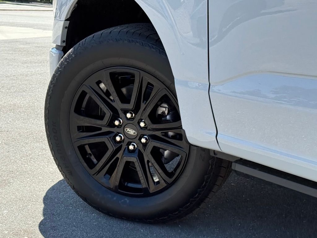 New 2026 Avalanche Ford Platinum® image 17