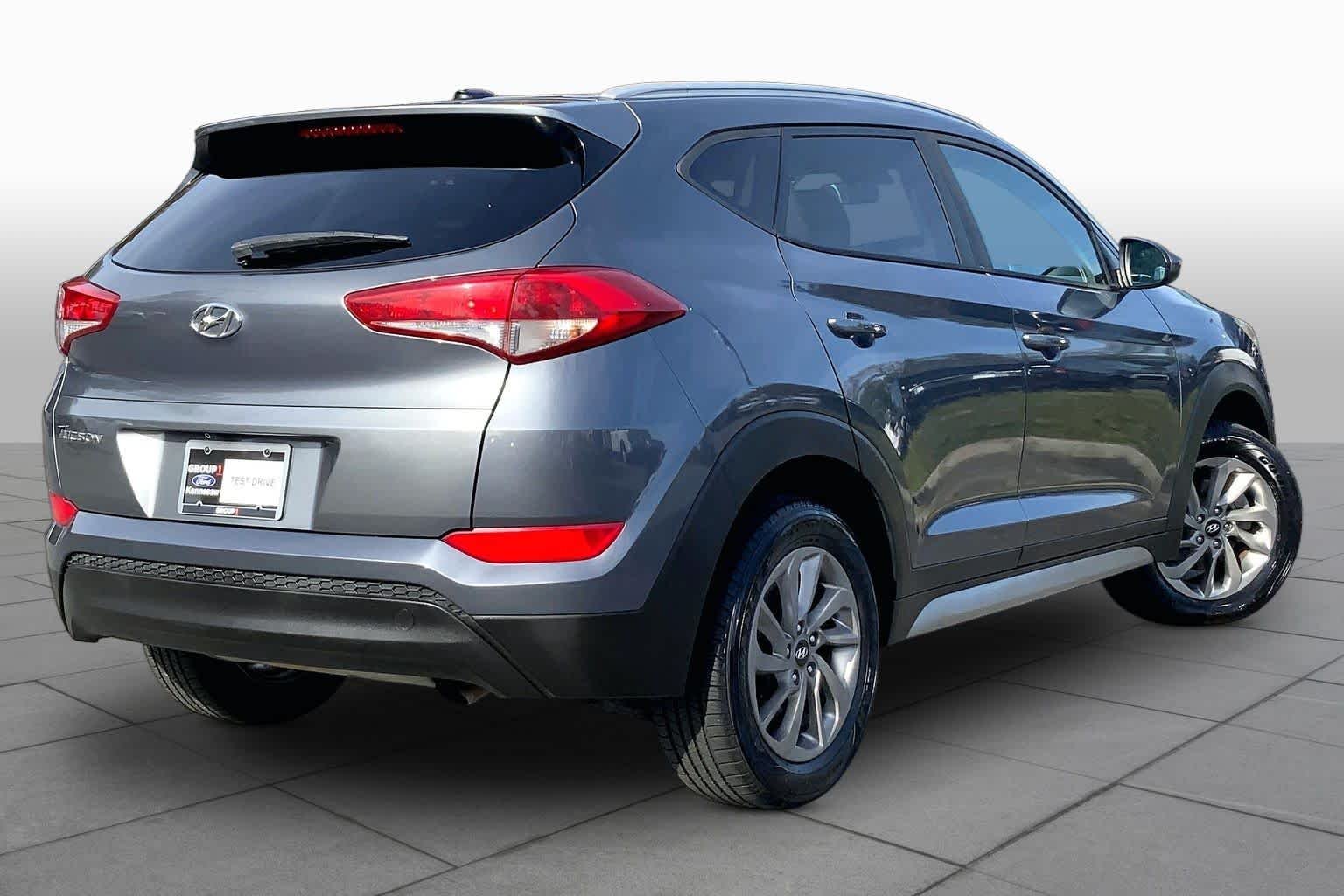 Used 2017 Coliseum Grey Hyundai SE image 13
