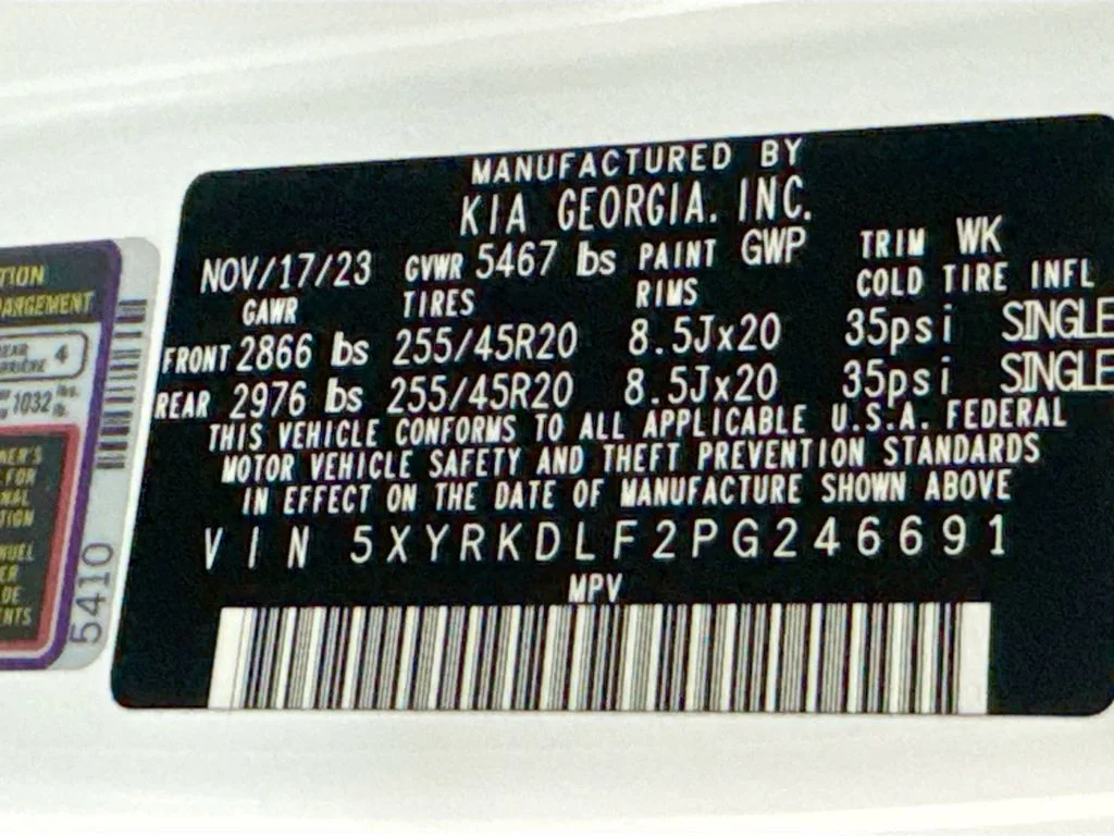 Used 2023 White Kia SX image 31
