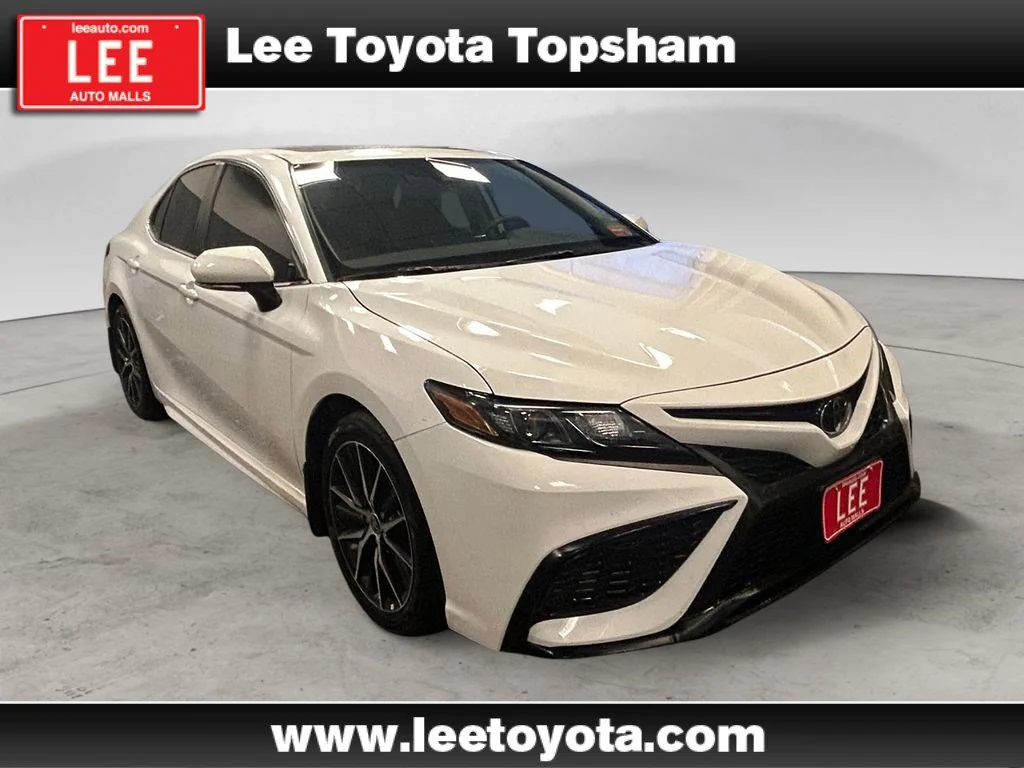 Used 2023 Ice Toyota SE image 7