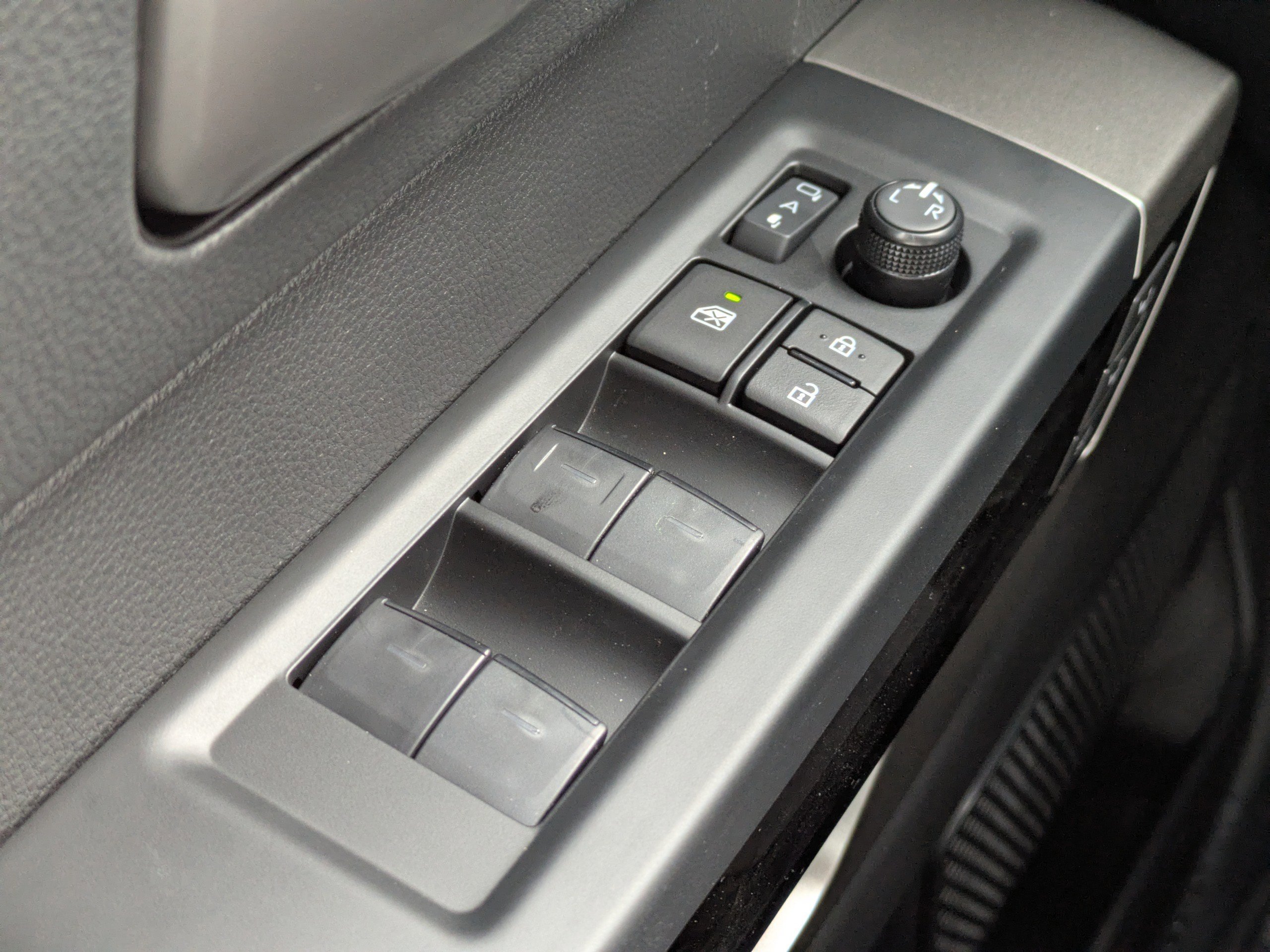 2026 Toyota Tundra Limited - Photo 25