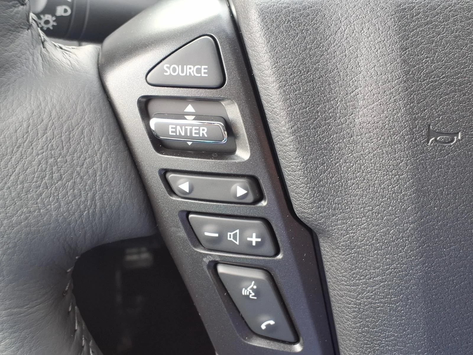 2026 Nissan Frontier Crew Cab SV - 11