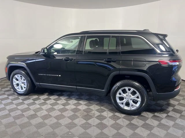 Certified Used 2023 Black Jeep Limited image 5