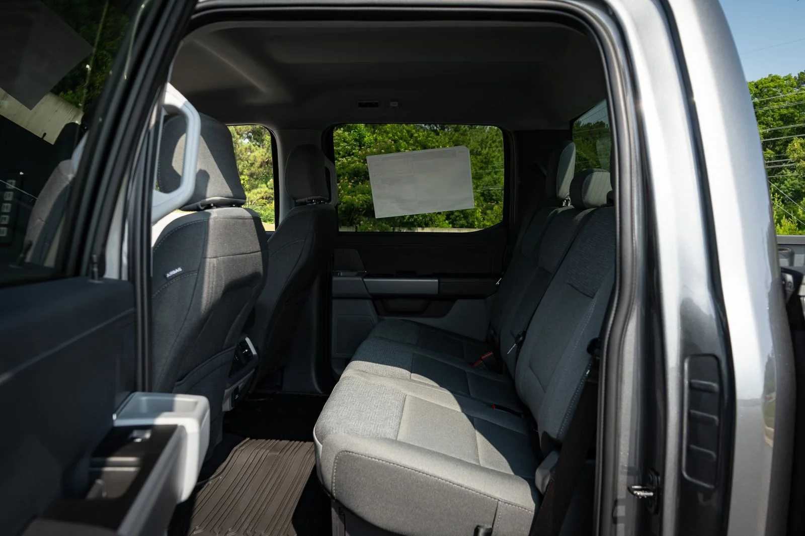 New 2026 Carbonized Gray Metallic Ford XLT image 18