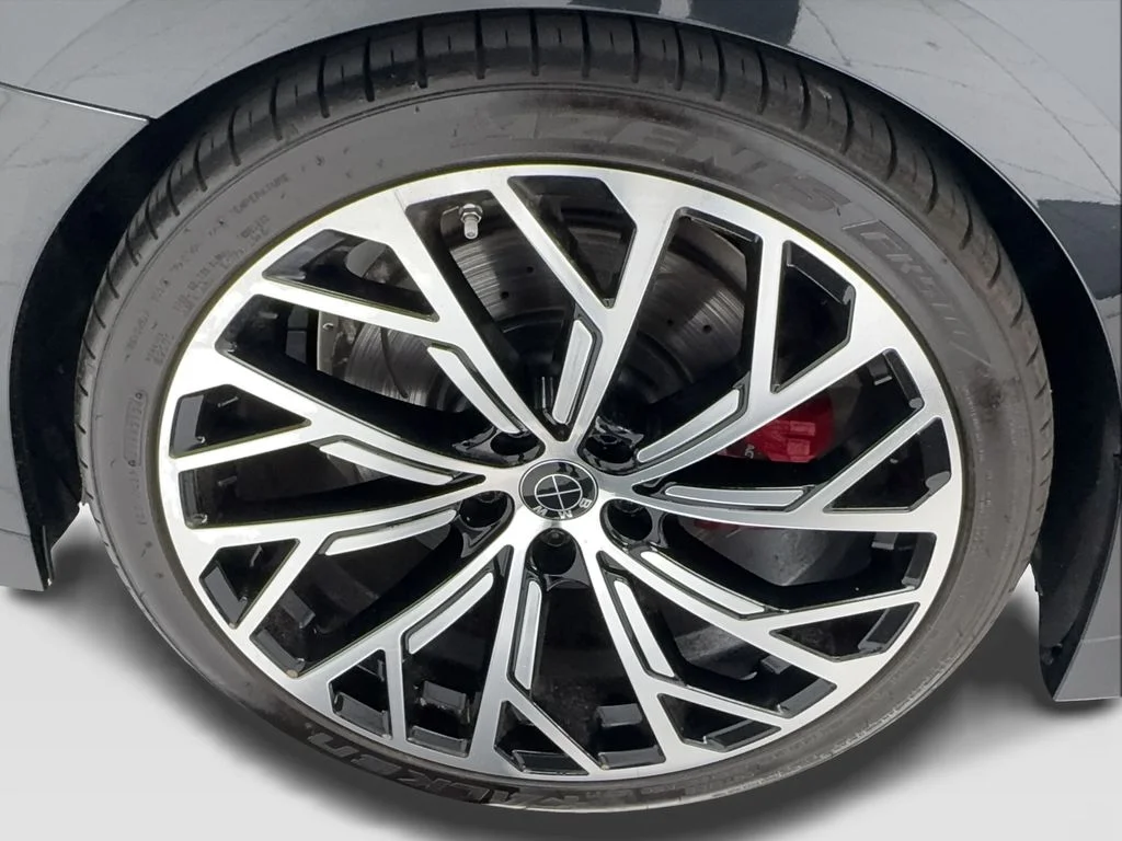Used 2022 Black BMW M440i xDrive image 16