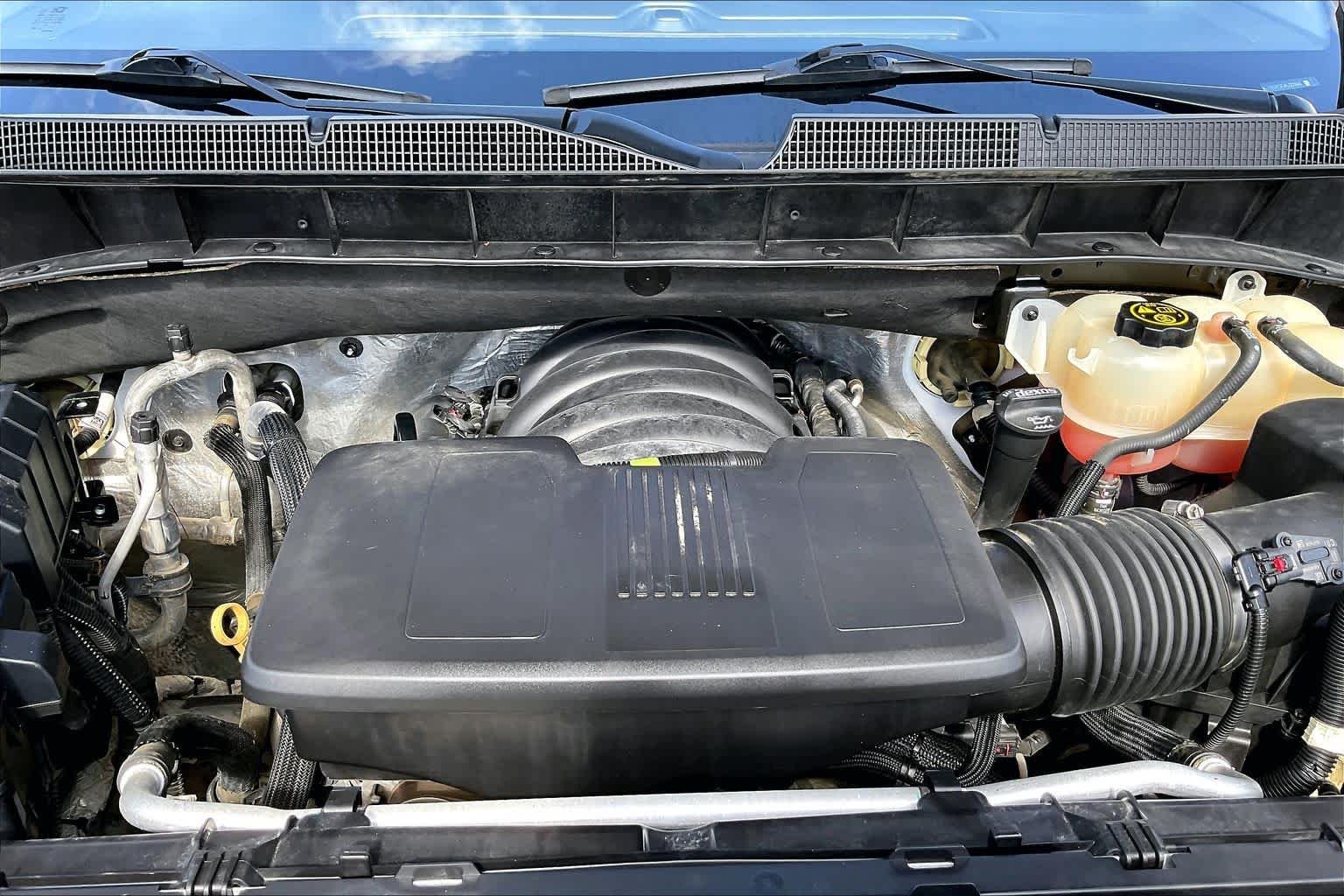 Used 2020 Summit White Chevrolet LT image 31