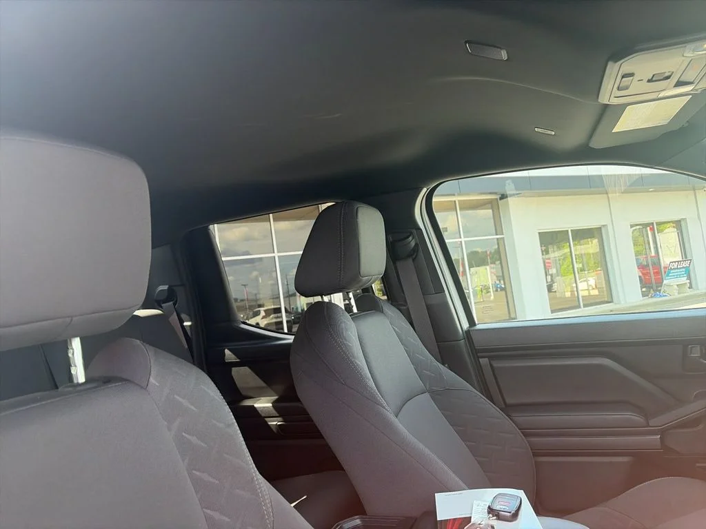 Used 2025 White Toyota SR5 image 18