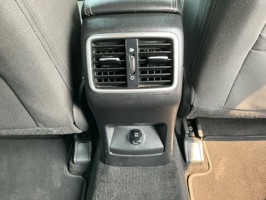 Used 2018 White Kia LX image 26