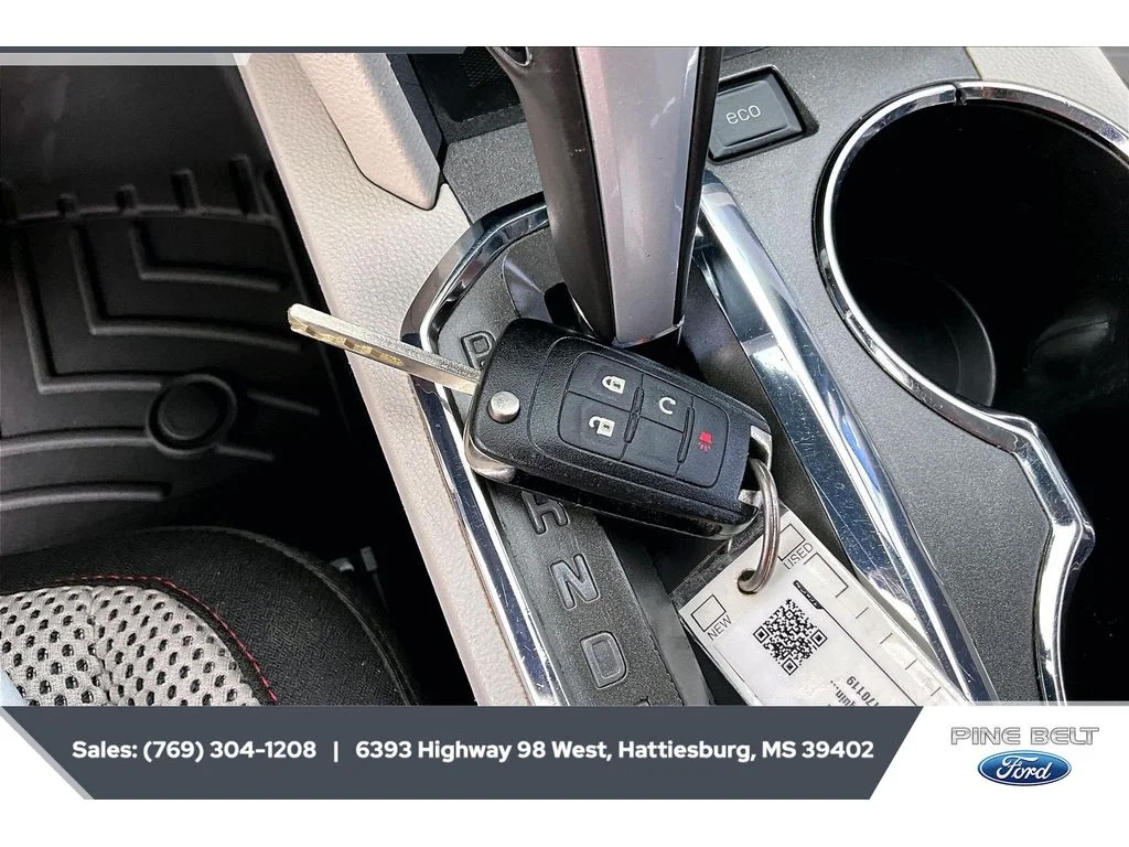 Used 2015 Summit White Chevrolet LT image 9