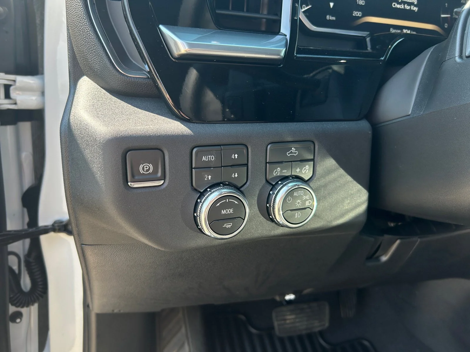 New 2026 Summit White GMC Elevation image 15