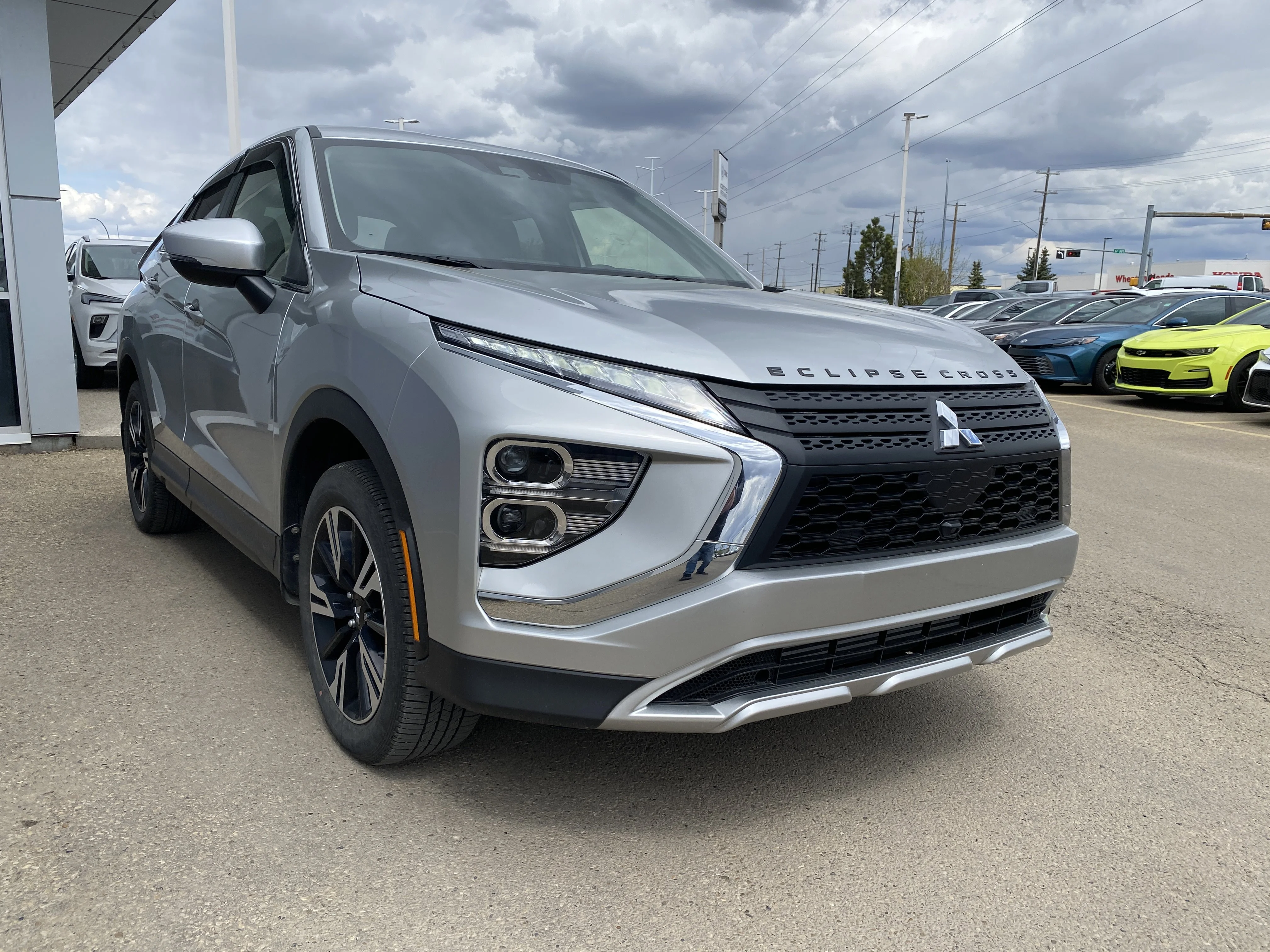 Certified Used 2024 Silver Mitsubishi SE S-AWC * RADAR * HEATED SEATS * POWER TAILGATE * image 6